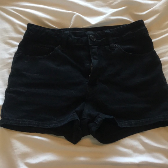 Urban Outfitters Highrise Black Shorts - Picture 1 of 2